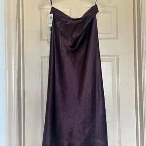 NWT Aritzia Babaton Slip Satin Maxi Skirt in deep currant red (burgundy) size 4